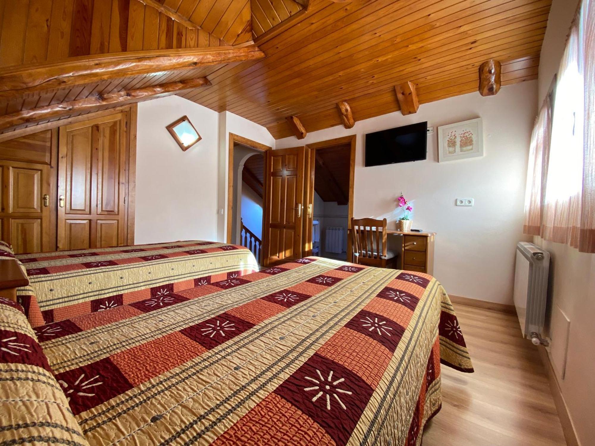 Casa Torellola Cardet Rum bild