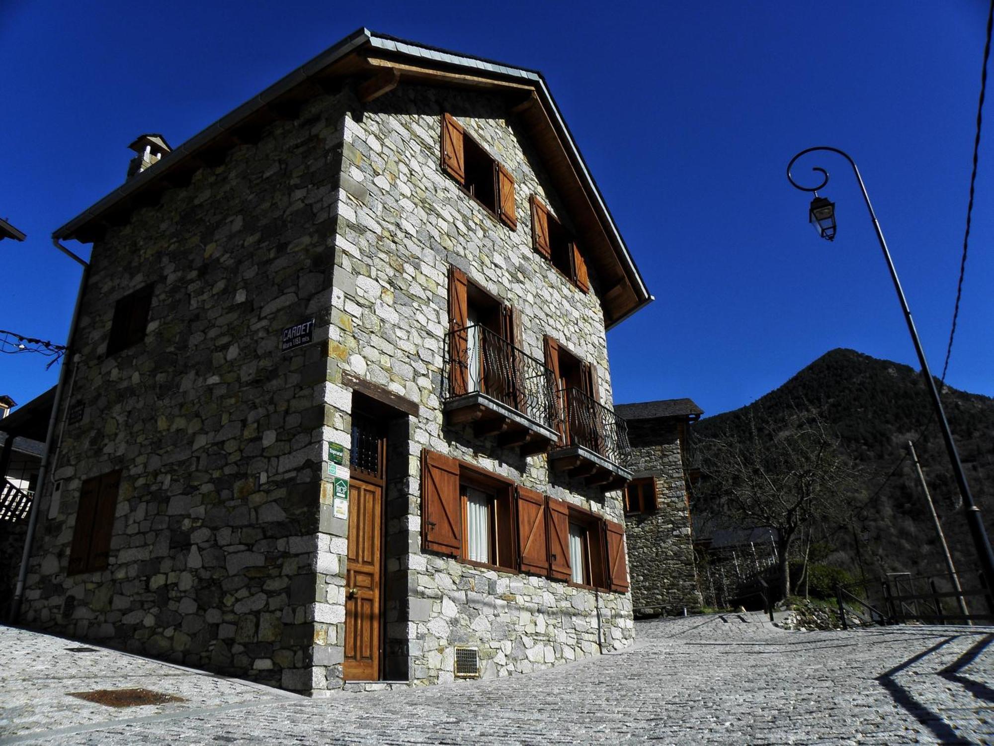 Casa Torellola Cardet Rum bild
